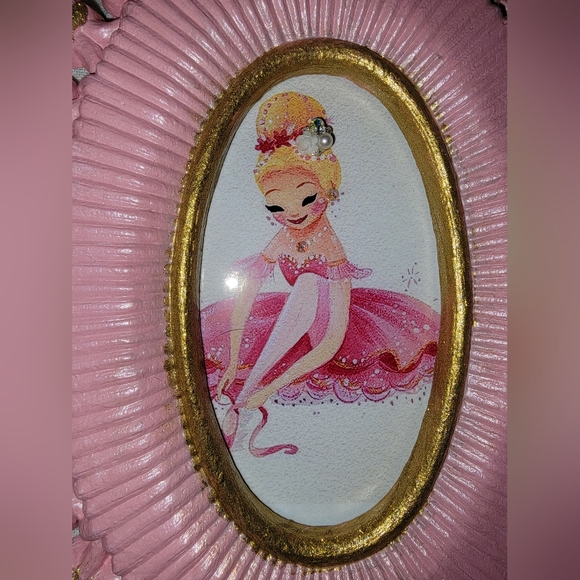 Upcycled 3d framed art with ballerina - Picture 8 of 11